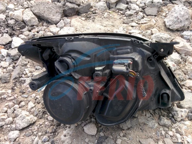 Фара левая для Opel Vectra C 2002-2008 на фотографиях