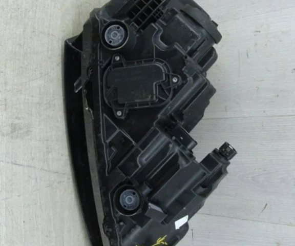 Фонарь левый для Skoda Rapid II 2020+ на фотографиях