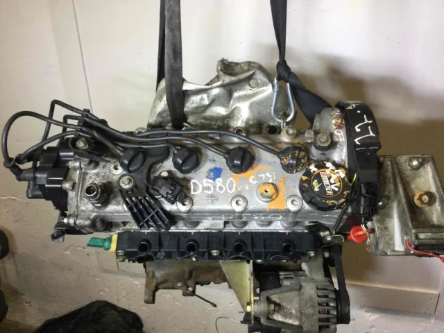 Двигатель без навесного для Fiat Punto 188 1999-2007 на фотографиях