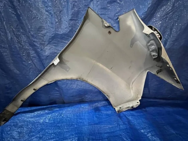 Крылья для Toyota Alphard H10 2002-2008 на фотографиях