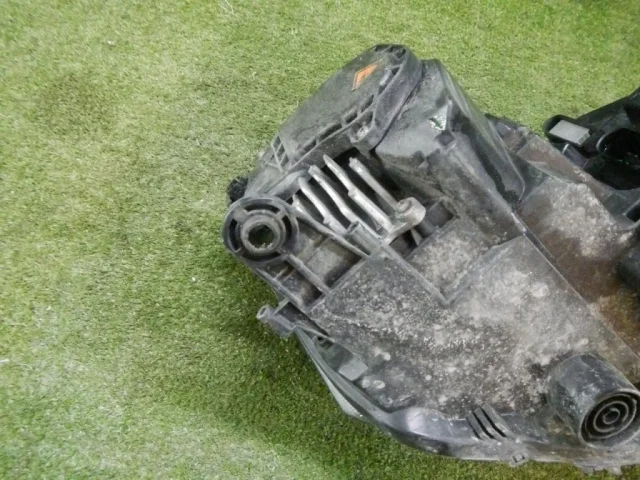 Фара ксенон левая для Skoda Rapid I rest NH3 2017-2020 на фотографиях