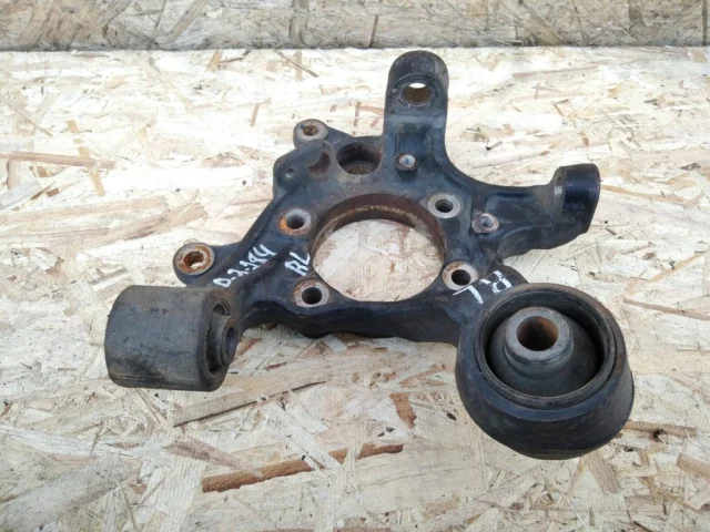 Кулак задний левый для Mitsubishi Pajero V90 5dr rest I 2011-2015 на фотографиях