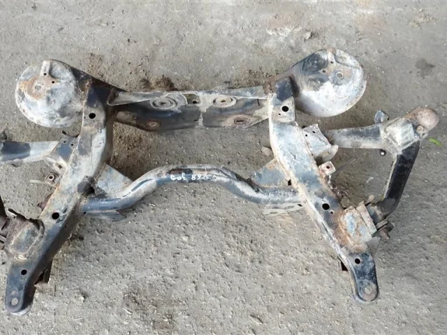 Задняя балка для Mitsubishi Pajero V90 5dr rest I 2011-2015 на фотографиях