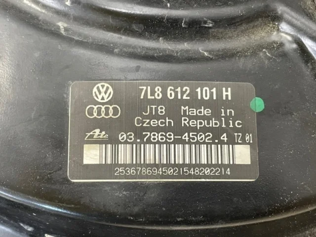 Вакуумный усилитель тормозов для Audi Q7 4L 2005-2015 на фотографиях