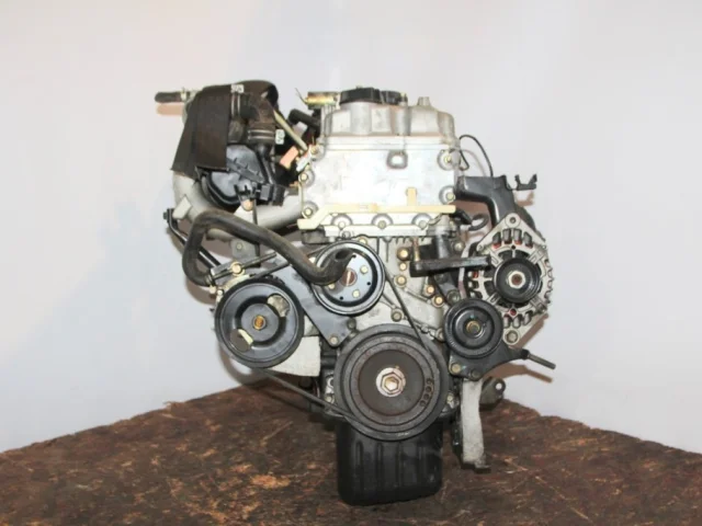 Двигатель для Nissan Primera P12 Седан 2002-2008 на фотографиях