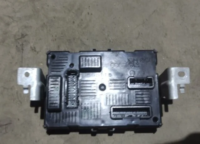Блок комфорта для Nissan Tiida C11 Хэтчбек 2007-2014 на фотографиях