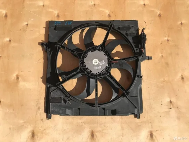 Вентилятор радиатора охлаждения ДВС для BMW X5 Е70 2006-2013 на фотографиях