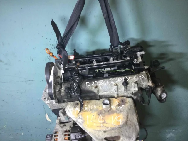 Двигатель без навесного для Volkswagen Polo IV Седан (9N2) 2003-2005 на фотографиях