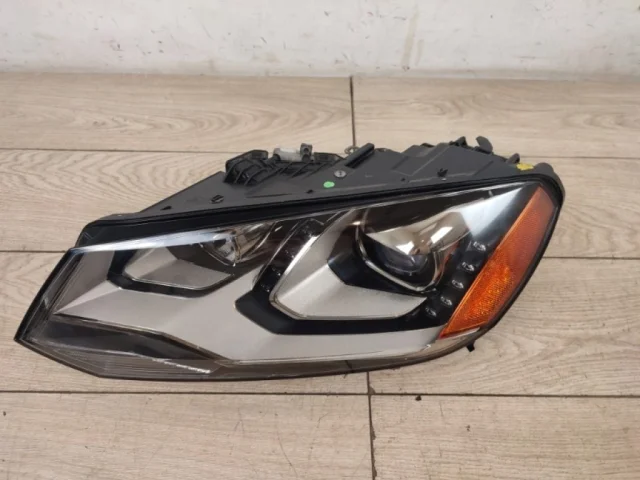 Фара ксенон левая для Volkswagen Touareg II (7P5) 2010-2014 на фотографиях