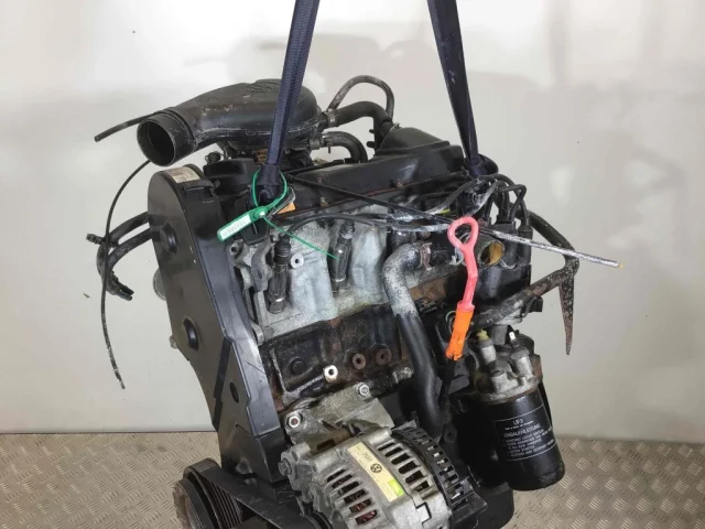 Двигатель без навесного для Volkswagen Passat Variant (B4, Typ 3A) 1993-1997 на фотографиях