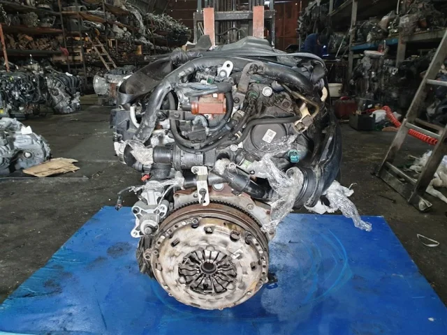 Двигатель без навесного для Ford Kuga CBS 2013-2016 на фотографиях