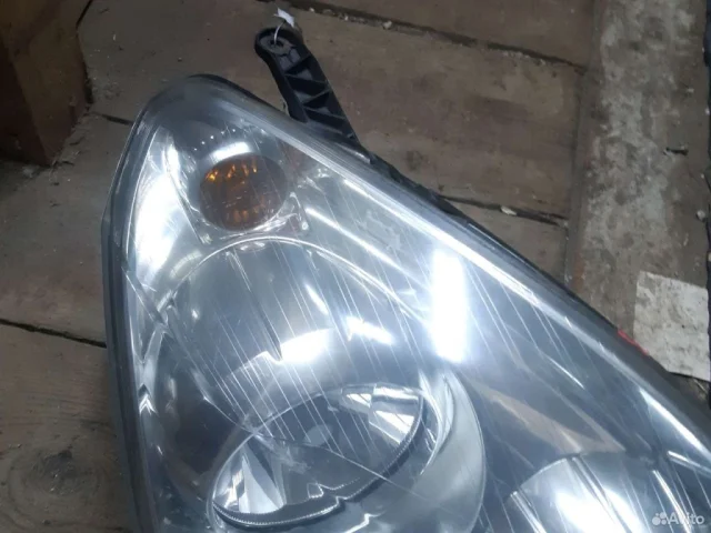 Фара правая для Opel Zafira B 2005-2015 на фотографиях