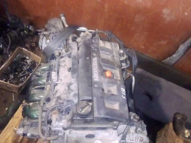 Двигатель без навесного для Honda Civic FA 2005-2010 седан на фотографиях