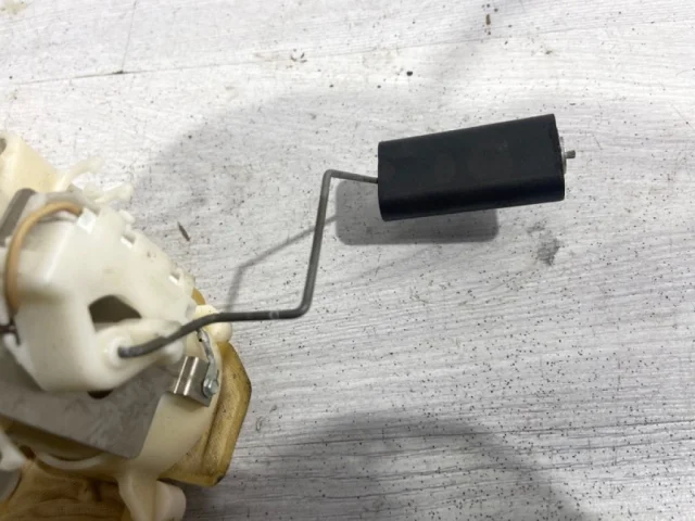 Топливный насос для Ford Explorer U251 2005-2011 на фотографиях