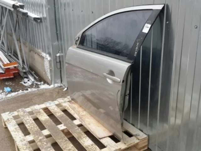 Дверь передняя левая для Mitsubishi Lancer 10 Седан CY 2007-2011 на фотографиях