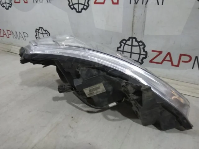 Фары для Nissan Tiida C11 Хэтчбек 2007-2014 на фотографиях