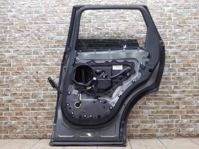 Дверь задняя правая для Land Rover Range Rover Sport L494 2013-2017 на фотографиях