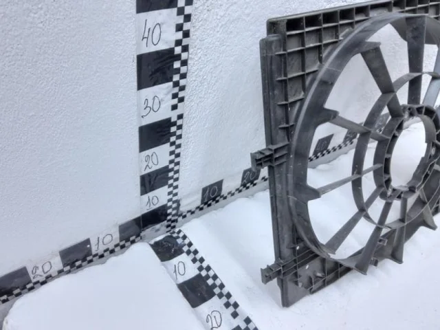 Вентилятор радиатора охлаждения ДВС для Skoda Rapid I rest NH3 2017-2020 на фотографиях