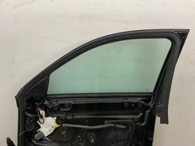 Дверь передняя правая для Audi Q3 8U 2011-2019 на фотографиях