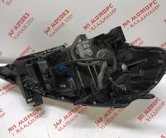 Фары для Nissan Tiida C11 Хэтчбек 2007-2014 на фотографиях