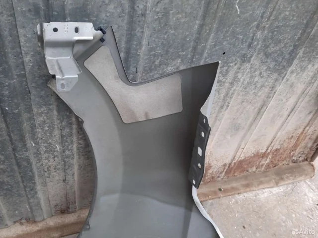 Крылья для Nissan Tiida SC11 Седан 2007-2014 на фотографиях