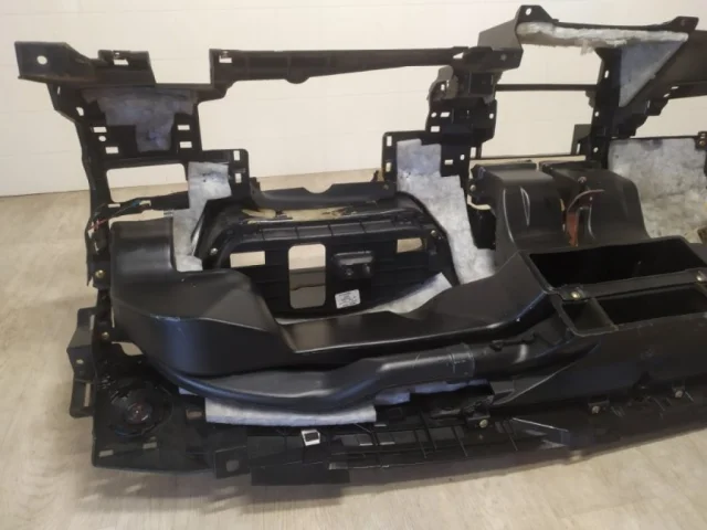 Торпедо (в сборе) для Mitsubishi Galant Седан DJ1A 2005-2012 на фотографиях