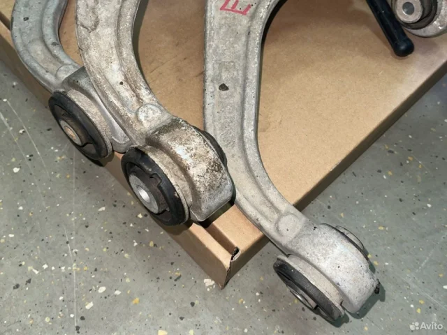 Рычаг передний левый верхний для BMW X5 Е70 2006-2013 на фотографиях