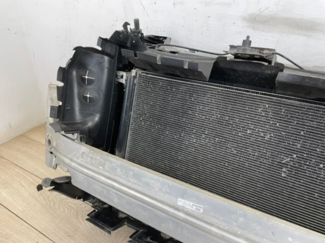 Кассета радиаторов для Audi Q7 4M 2015+ на фотографиях