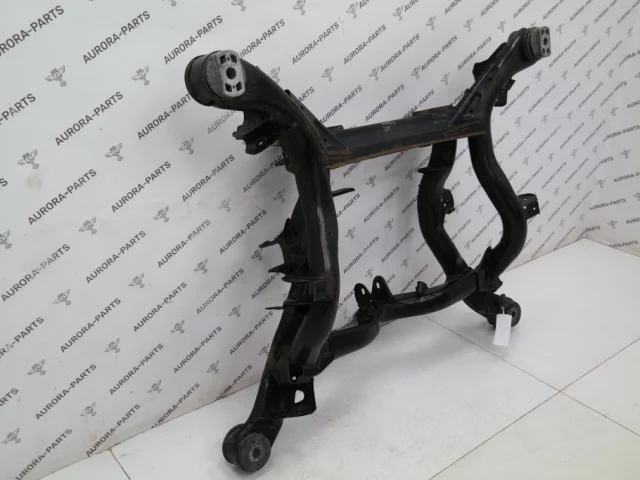 Задний подрамник для Audi Q7 4L 2005-2015 на фотографиях