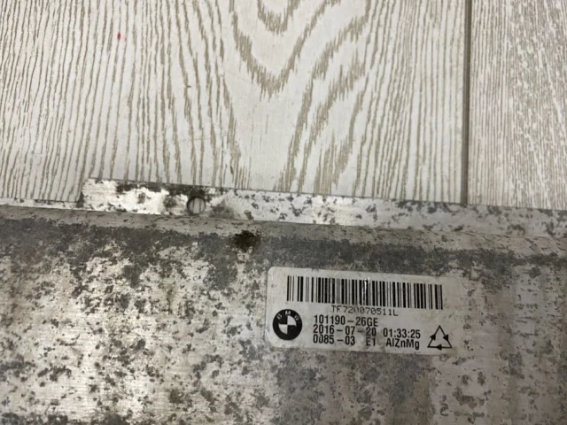 Кронштейн заднего бампера левый для BMW 5er Ф10 2010-2013 на фотографиях