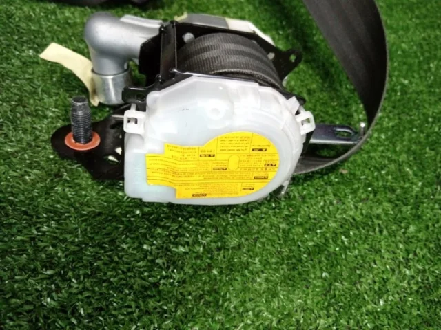 Ремень безопасности передний левый для Kia Rio 3 на фотографиях