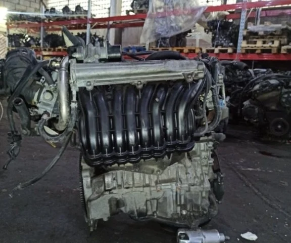 Двигатель без навесного для Toyota RAV4 XA20 3 door 2000-2005 на фотографиях