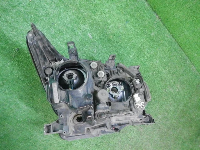 Фара левая для Lexus LX J200 2007-2015 на фотографиях