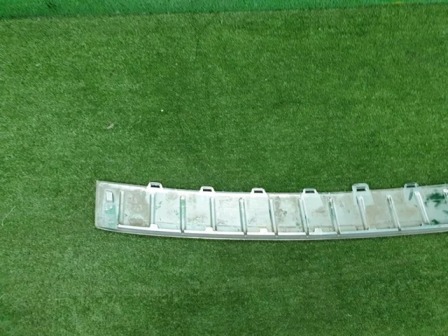 Накладка заднего бампера правая для Volkswagen Touareg I (7L) 2002-2010 на фотографиях