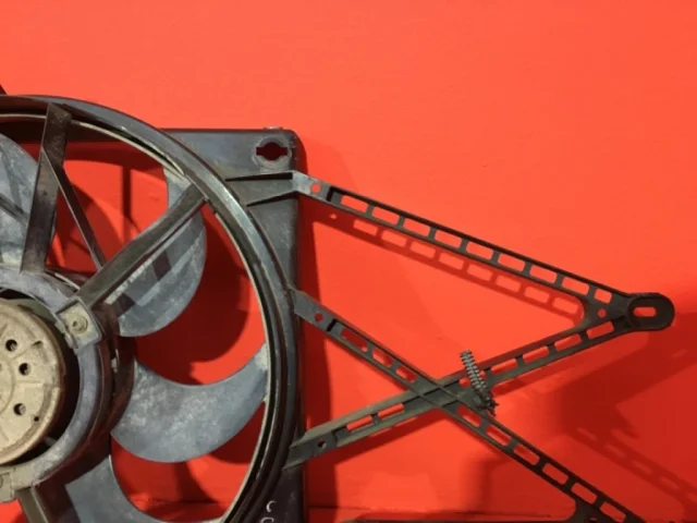 Вентилятор радиатора охлаждения ДВС для Opel Astra H Седан 2004-2014 на фотографиях