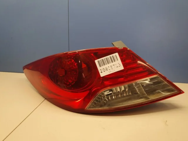 Фонарь внешний левый для Hyundai Solaris 1 RB (2011-2013) на фотографиях