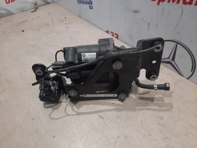 Компрессор пневмоподвески задний для BMW X5 Е70 2006-2013 на фотографиях