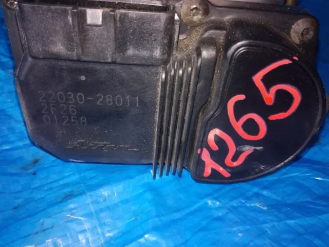 Дроссельная заслонка для Toyota RAV4 XA20 2000-2005 на фотографиях