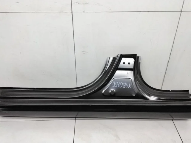 Порог левый для Hyundai Solaris 2 (2017-2022) на фотографиях