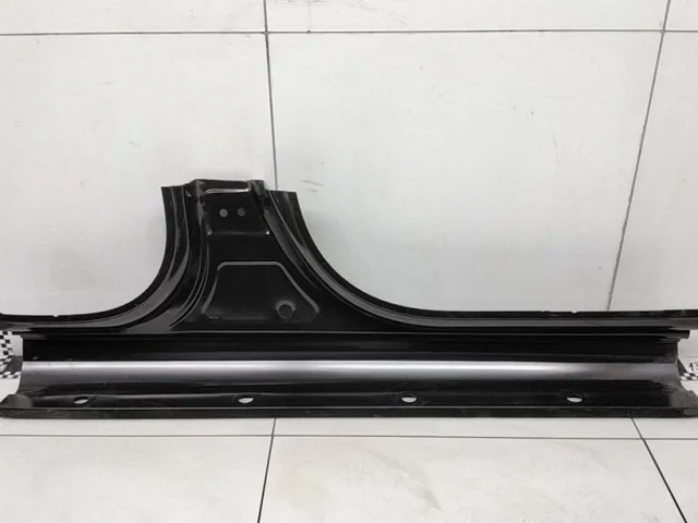 Порог левый для Hyundai Solaris 2 (2017-2022) на фотографиях