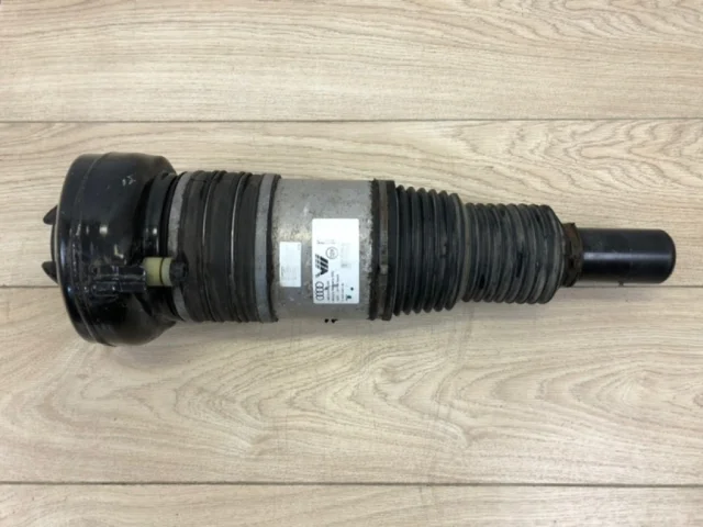 Пневмостойка передняя правая для Audi Q7 4M 2015+ на фотографиях