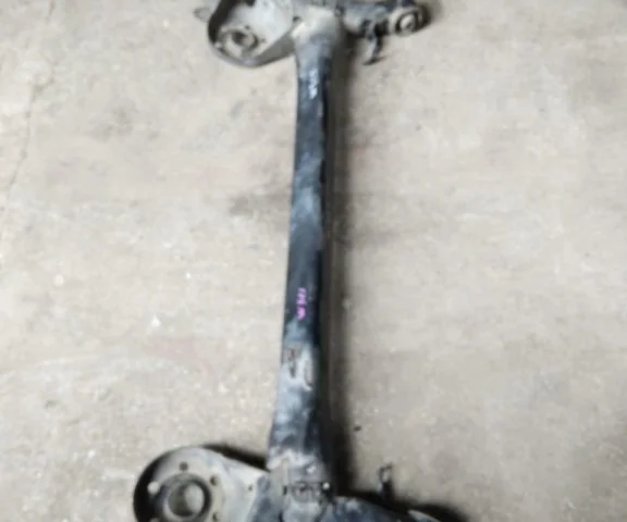 Задняя балка для Toyota Corolla E140/E150 Седан 2006-2013 на фотографиях