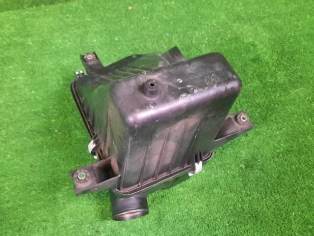 Корпус воздушного фильтра для Suzuki Grand Vitara 2005-2014 на фотографиях