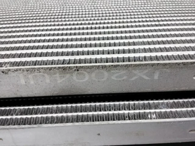 Радиатор охлаждения ДВС для Ford Explorer U502 rest 2014-2019 на фотографиях