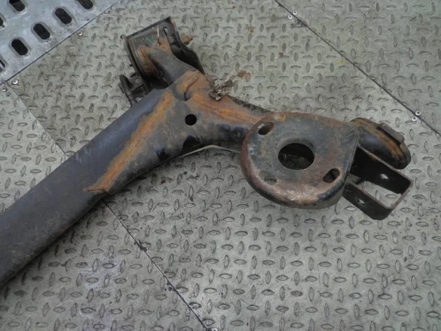 Задняя балка для Skoda Rapid I rest NH3 2017-2020 на фотографиях