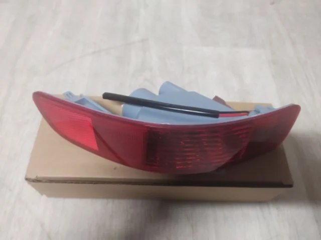 Заглушка ПТФ задняя правая для Mitsubishi Outlander II CW0W 2005-2012 на фотографиях