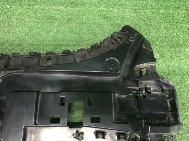 Кронштейн заднего бампера левый для BMW 7er G11/G12 2015-2021 на фотографиях