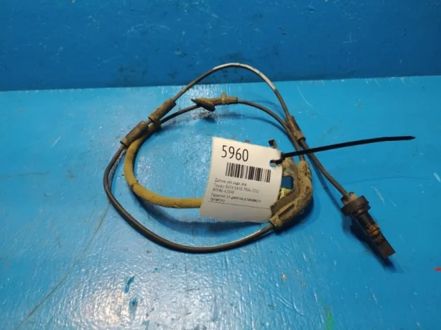 Датчик ABS передний правый для Toyota RAV4 XA30 2005-2012 на фотографиях