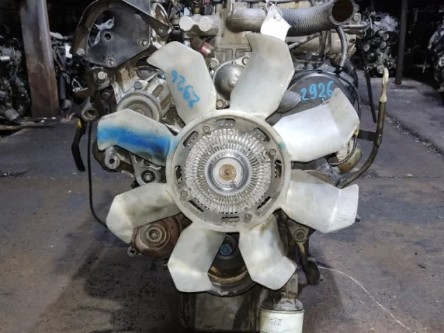 Двигатель без навесного для Mitsubishi Pajero V20 3dr 1990-2000 на фотографиях