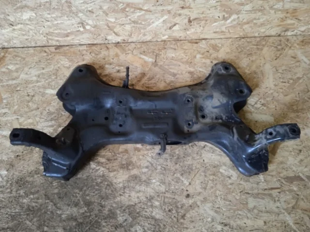 Подрамник двигателя для Hyundai Solaris 1 RB (2011-2013) на фотографиях